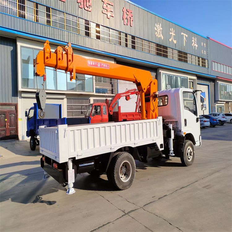 沧县三轮随车吊定制 农用改装机自备吊中瑞长期出售